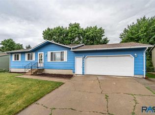 5213 S Holbrook Ave, Sioux Falls, SD 57106