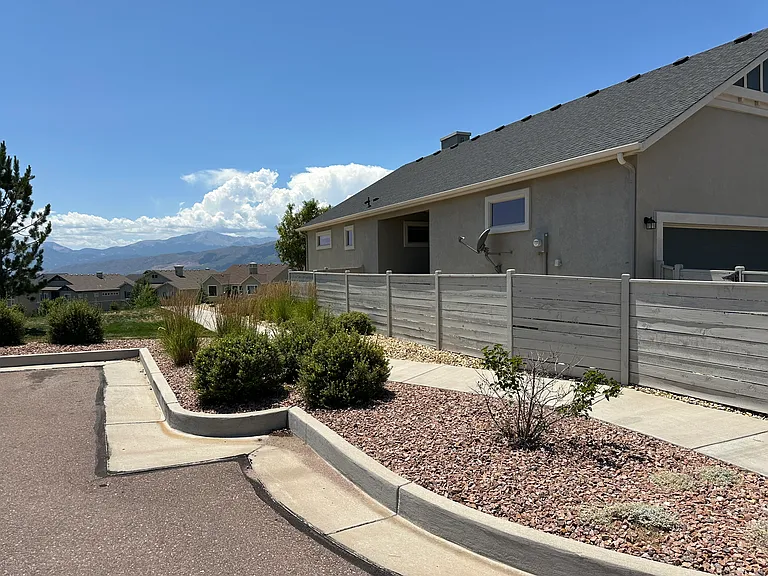 2041 Medici Ln — Photo 27