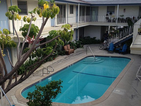 2nd image of 3322 Mentone Ave #1
