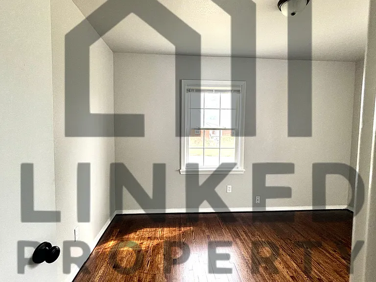5946 E 4th St — Photo 11