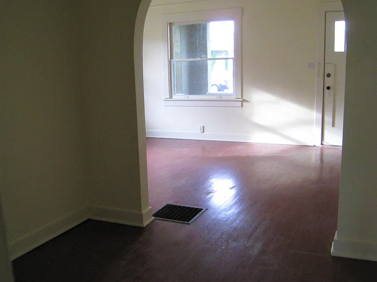 246 E University Blvd — Photo 8