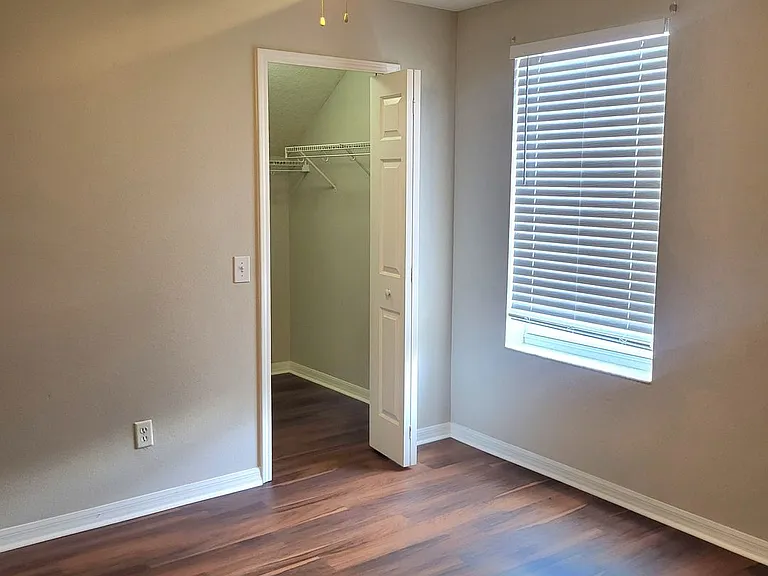 10310 Lakeside Vista Dr — Photo 11