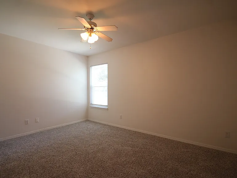 4631 Northpointe Cir — Photo 15