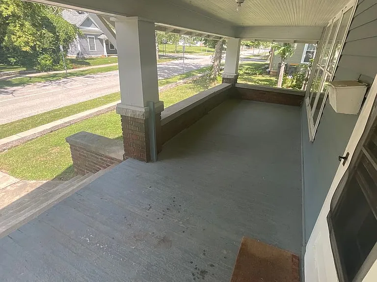 712 E Cottage Grove Ave — Photo 17