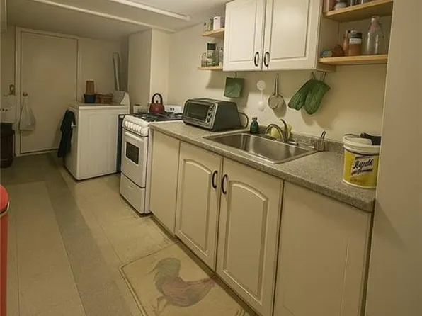 693 Georgia Avenue image 18 of 31