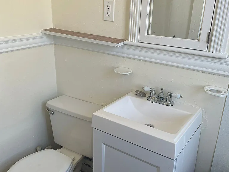 352 Riverway #22 — Photo 7