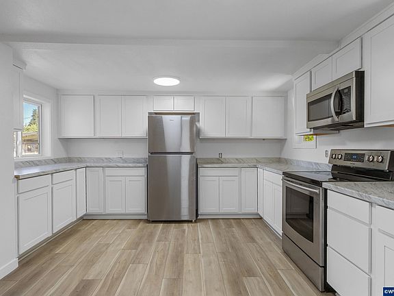 5th image of 973 23rd Ave