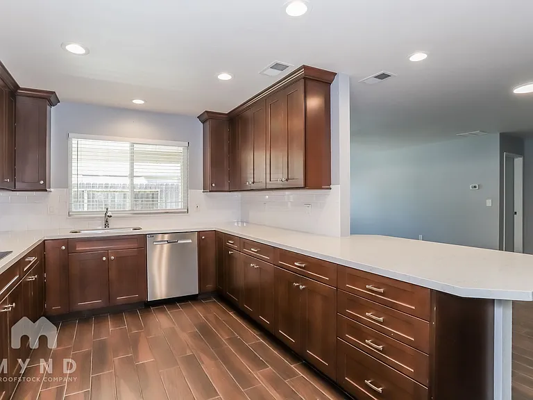 9835 Honey Bear Ln — Photo 9