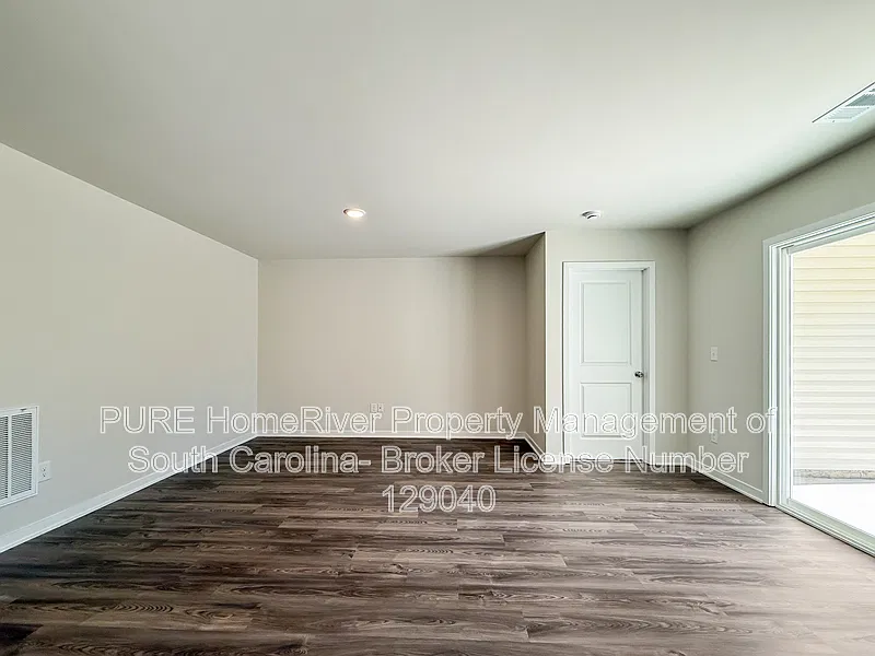3 bed, 2.0 bath, 1965 sqft, $1,815 — Photo 2