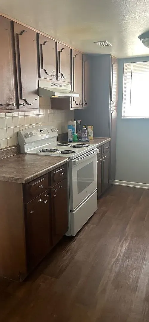 Stratford West Apartments — Photo 1