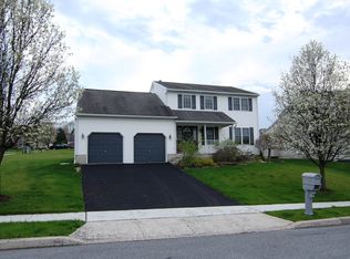 8 Baker Ln, Reading, PA