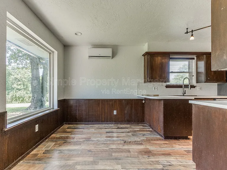 18916 Dave Dr — Photo 11