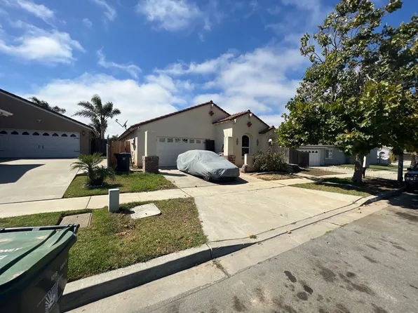 1933 S Estriga Ct, Santa Maria, CA 93458