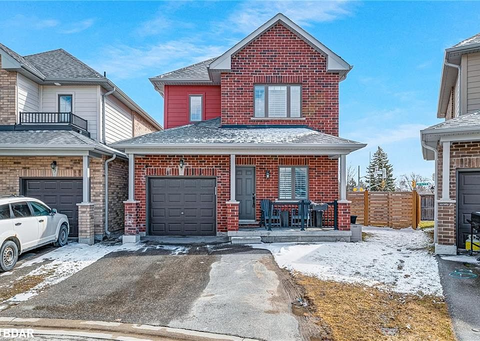 1st image of 7 Bedford Estates Cres