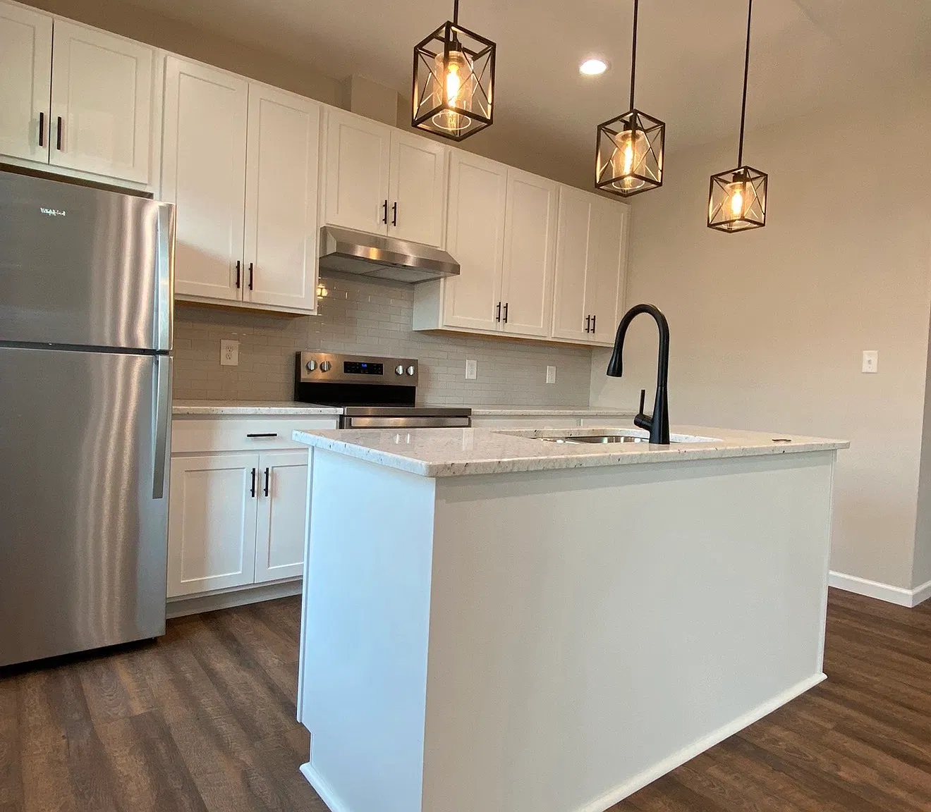 2 bed, 840 sqft, $1,175 — Photo 1