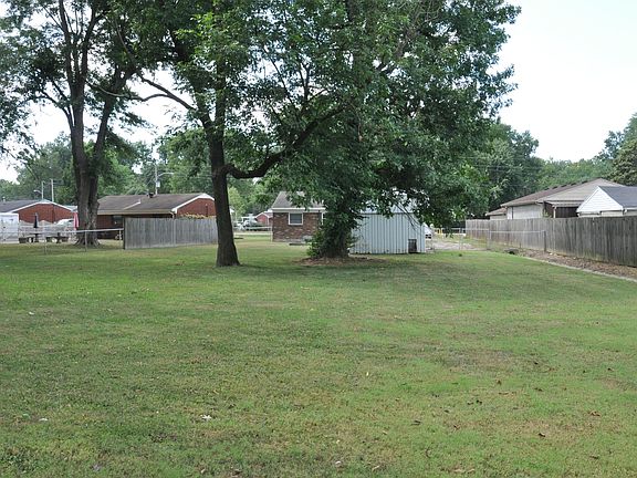 4th image of 5013 Railroad Ave