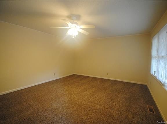 4th image of 3020 Arnold Dr
