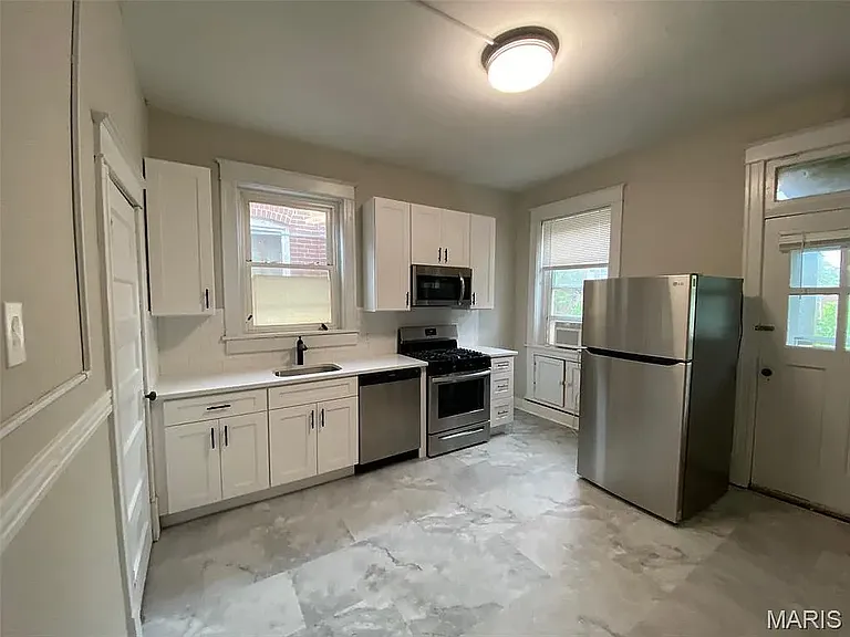 6029 McPherson Ave #1 — Photo 2