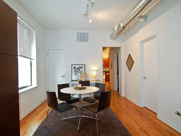 2638 W Iowa St #1F — Photo 4