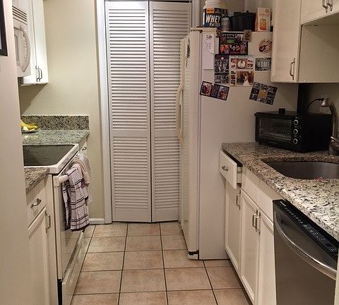 4th image of 2592D S Arlington Mill Dr Unit 4