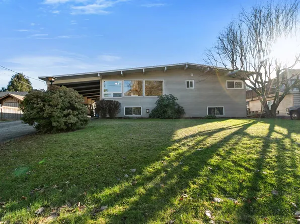 560 Wardle St, Hope, BC V0X 1L3