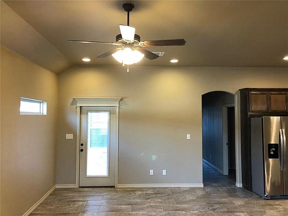 5th image of 4908 Opal Ct