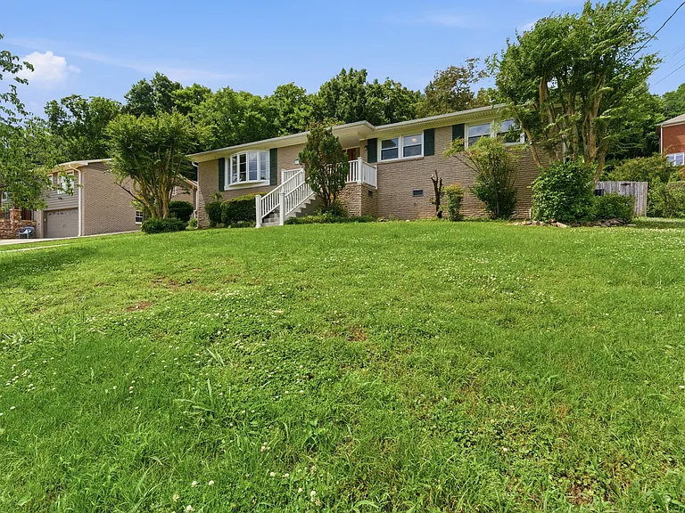 2117 Shades Crest Rd SE — Photo 3