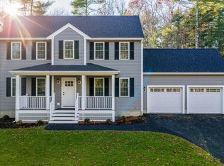 490 High St, Rochester, MA 02770