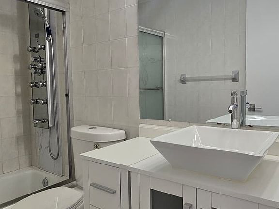 5th image of 6340 Providence Cir APT 202