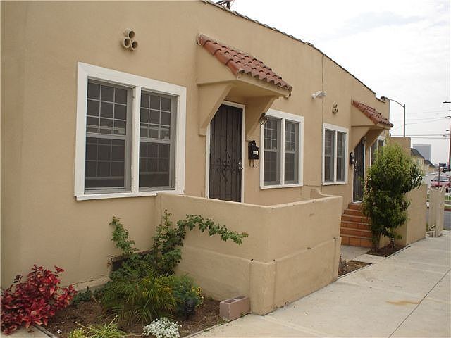 4-Plex Exterior