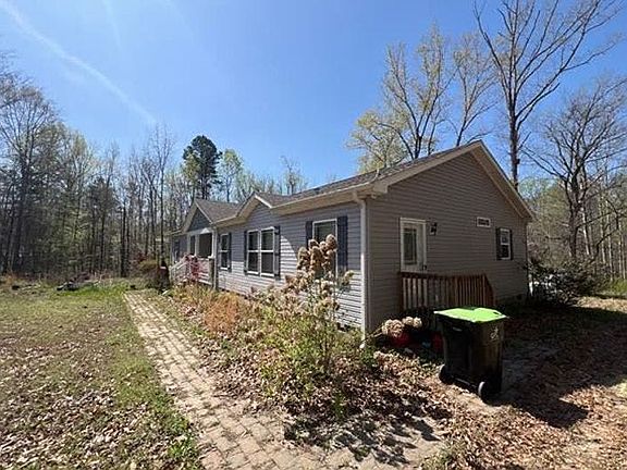 2nd image of 526 Jimmy Creek Rd