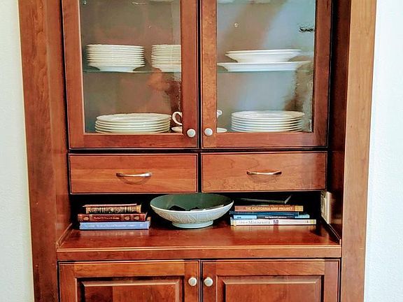 Bar area, and more storage