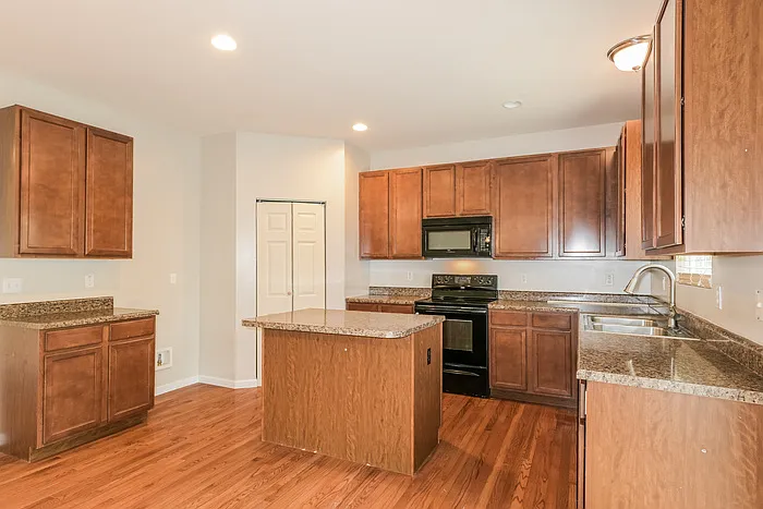 2710 Valley Brook Dr — Photo 6