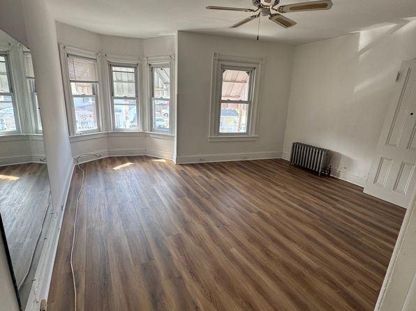 10 Anderson St