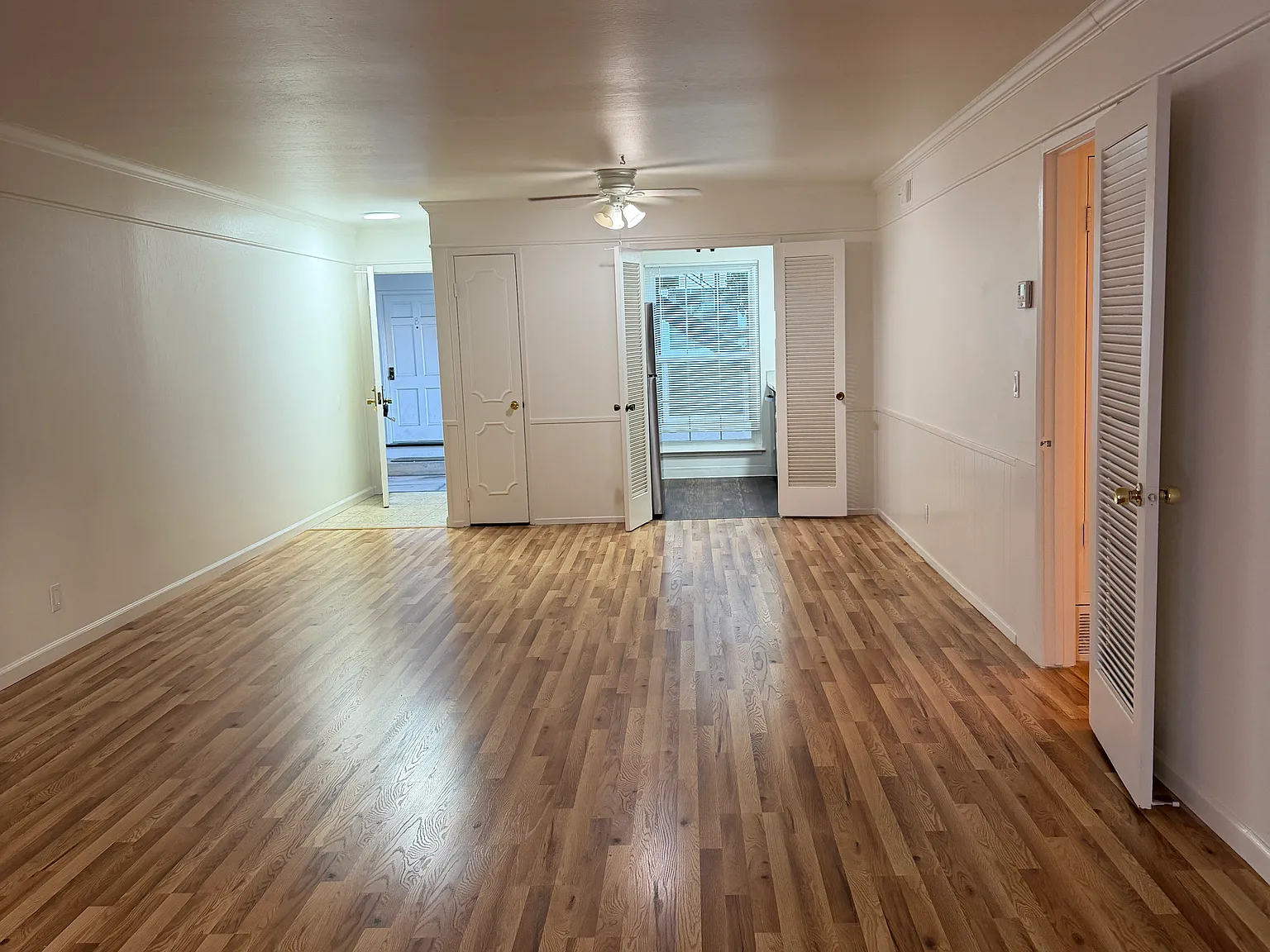 2 bed, 900 sqft, $3,500 — Photo 2