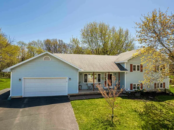 830 S Main St, Oregon, WI 53575