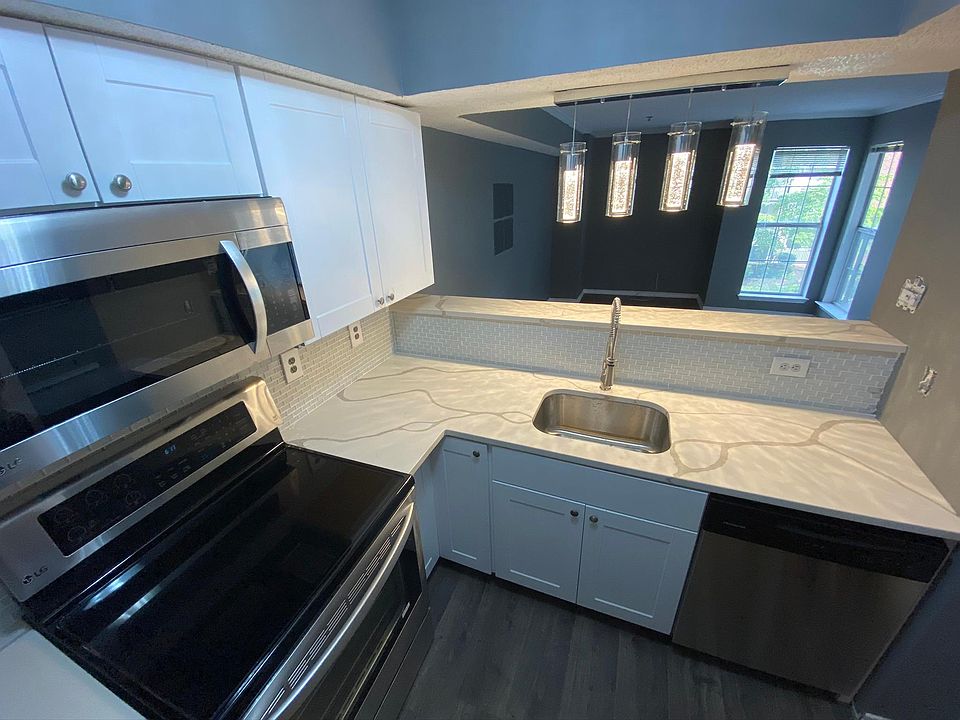 1st image of 1504 Lincoln Way #107