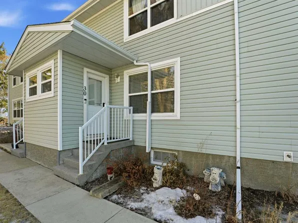 30 NW Poplar Cres, Red Deer County, AB T4S 1V3