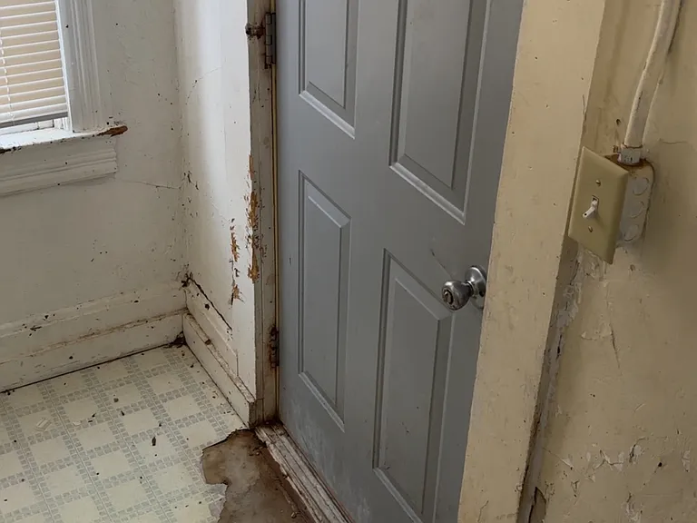 1137 Edgerton St — Photo 15