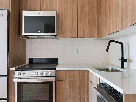5th image of 1086 Fulton St #2B