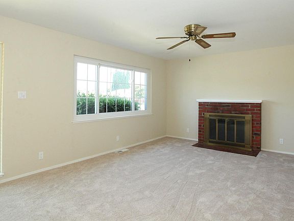 2nd image of 1566 Marianna Ln