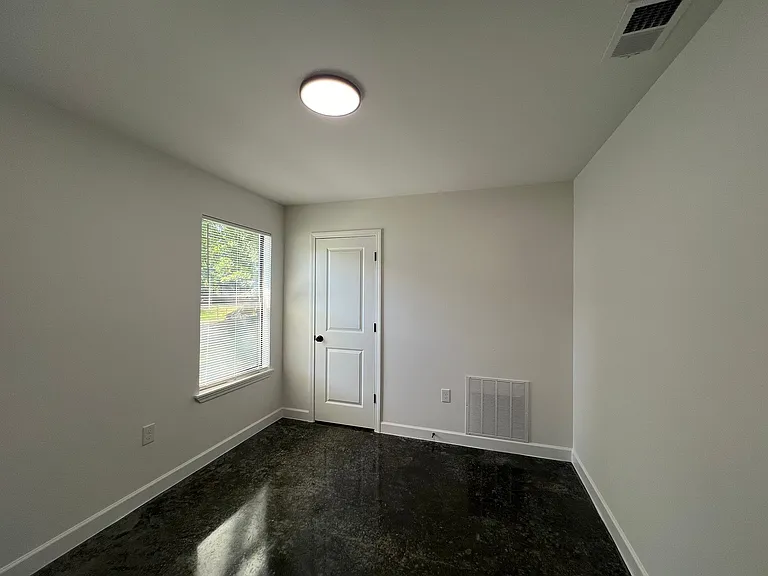 730 Hazelwood Rd — Photo 4
