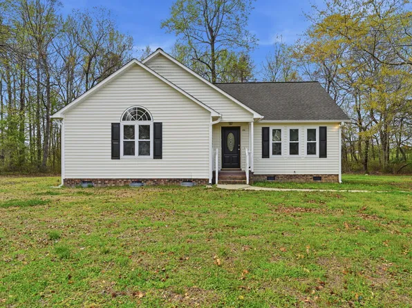 104 S Woodstone Dr, Clayton, NC 27527