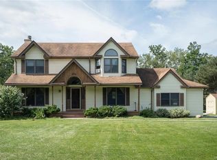 586 Cayuga Creek Rd, Alden, NY 14004