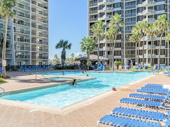 3rd image of 406 Padre Blvd #303