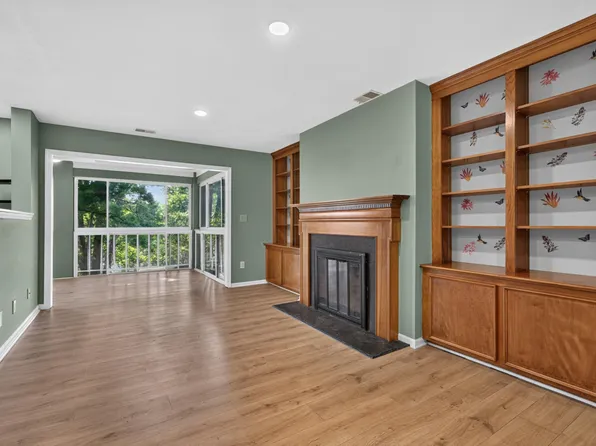 395 Redding Rd APT 230, Lexington, KY 40517