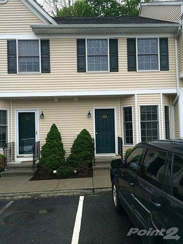 1st image of 304 Alexandra Ct