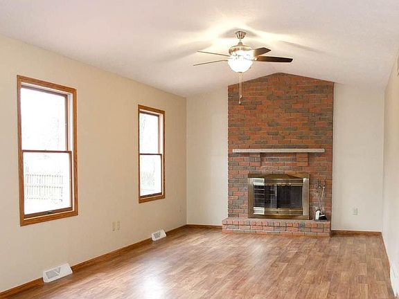 2nd image of 2205 Otterbin St