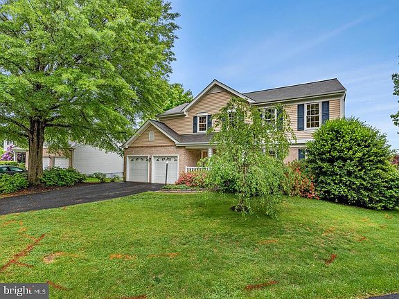 3rd image of 1435 Fishers Mill Ct