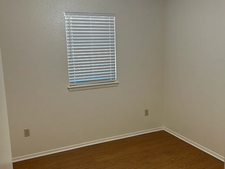 28 Teakwood Ln — Photo 5